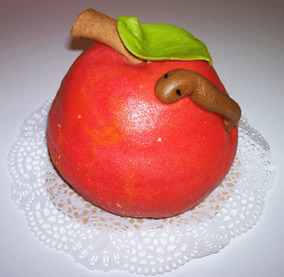 jablko s červem
